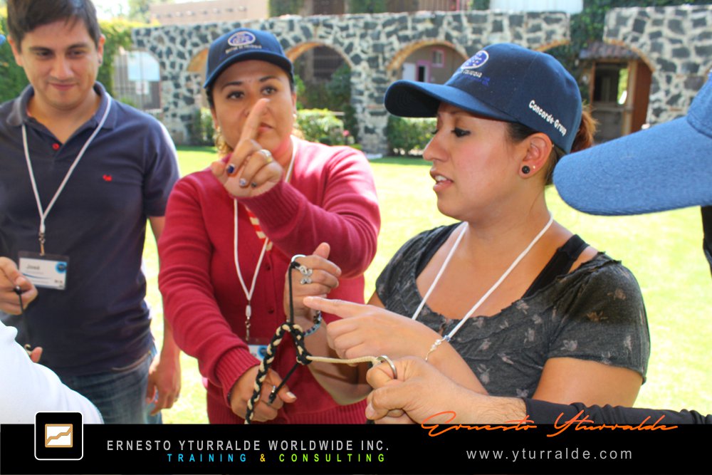 Team Building Ecuador | Dinámicas empresariales con Cuerdas Bajas para integración de colaboradores