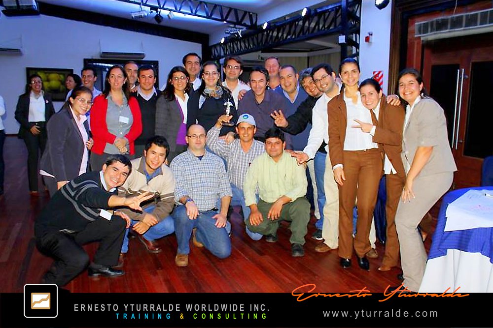 Team Building Ecuador | Trabajo en equipo y liderazgo con dinámicas en Quito