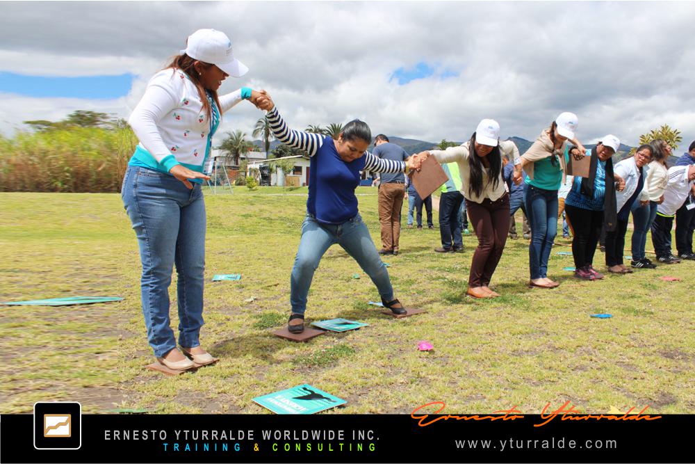 Team Building Ecuador | Actividades outdoor con cuerdas para trabajo en equipo